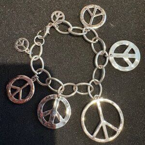 NWOT Unique Peace Sign Silver Tone Multi Charm Bracelet